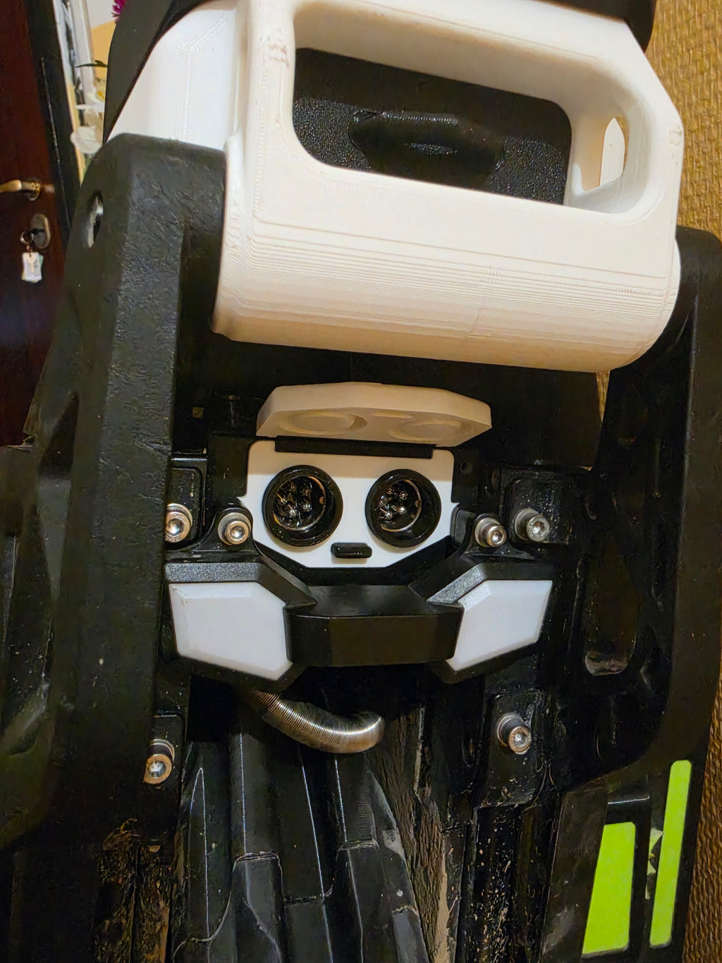 IXEZED 3D printed charging port cover fitted on a Leaperkim Lynx — view 4