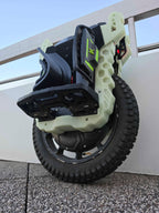 Gyroroue équipée des pédales N-Grip IXEZED et de protections imprimées en 3D, vue de côté.