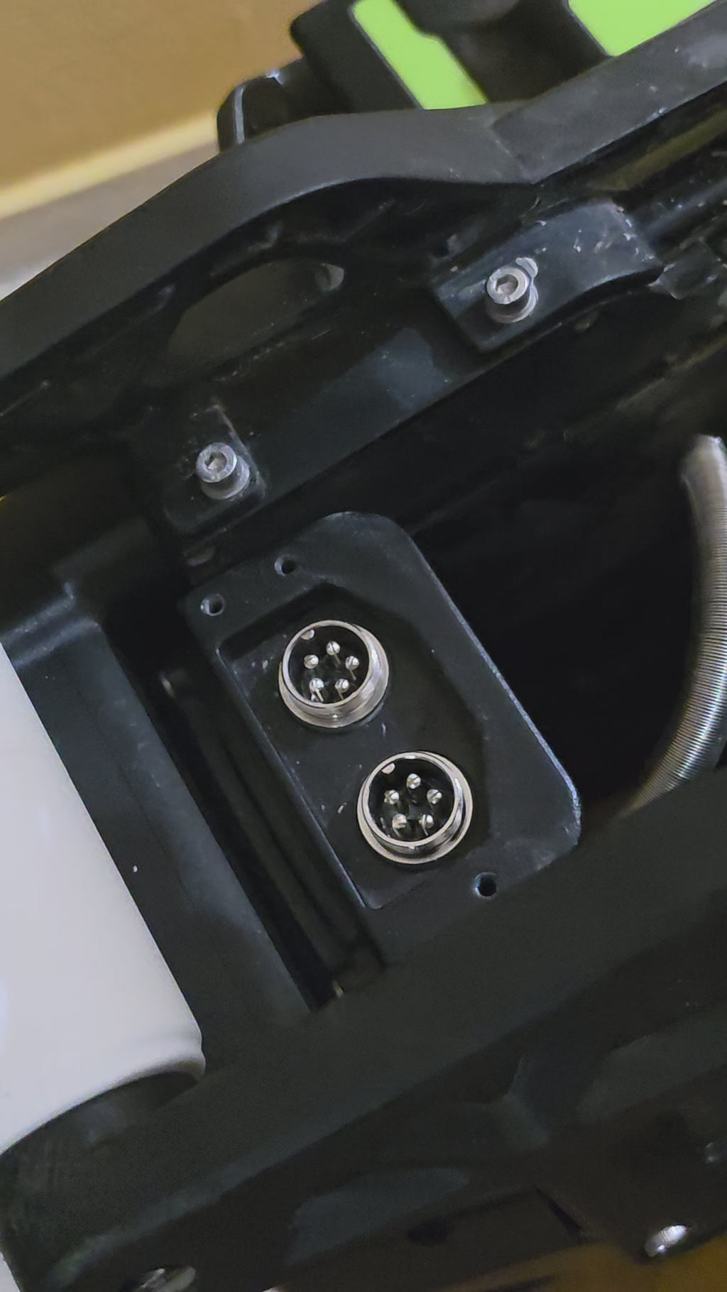 Cache de port de charge IXEZED imprimé en 3D, monté sur un Leaperkim Lynx — vue 18